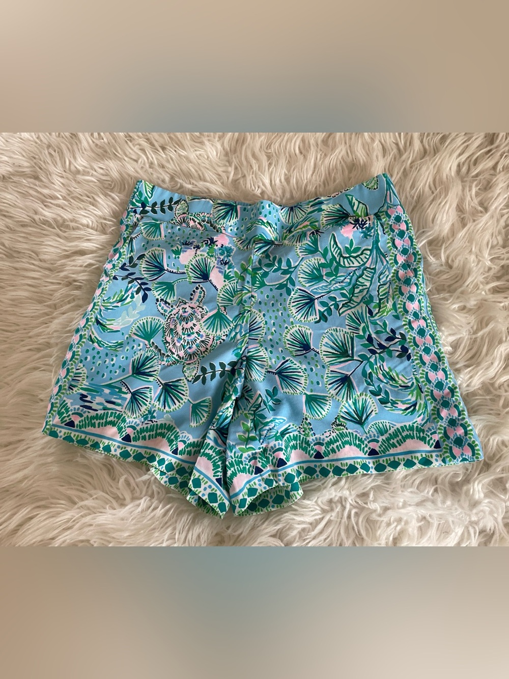 Lilly Pulitzer Women’s Neilah Tropical Print Short. Size Small; 011301